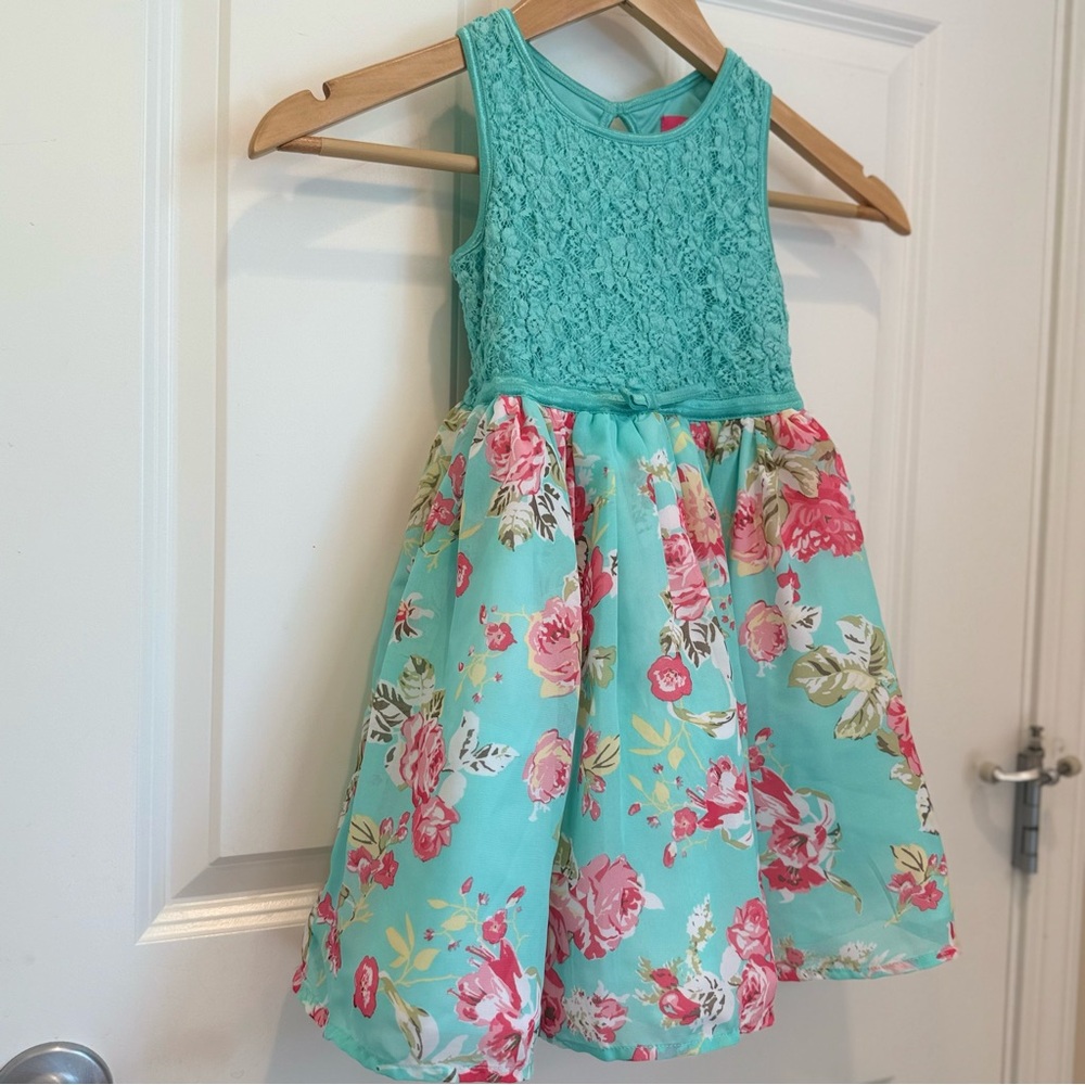 Little Girl Floral Summer Dress Size: 5yr Spring/Summer/Birthday Party/ Events - Picture 2 of 7